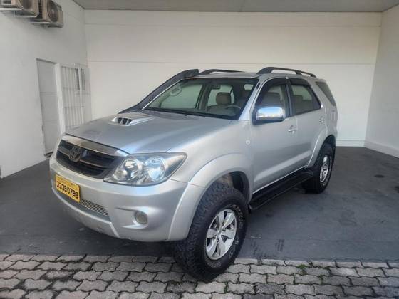 TOYOTA HILUX SW4 3.0 SRV 4X4 16V TURBO INTERCOOLER DIESEL 4P AUTOMÁTICO